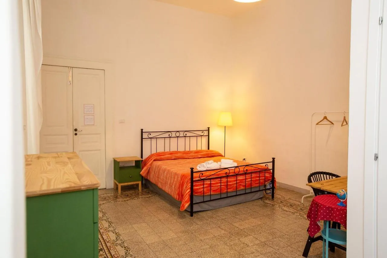 Vecchia Napoli - Chiaia Bed & Breakfast  Naples