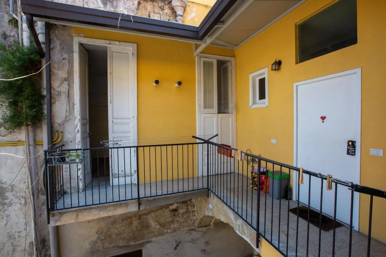 Vecchia Napoli - Chiaia Bed & Breakfast 0*, Naples