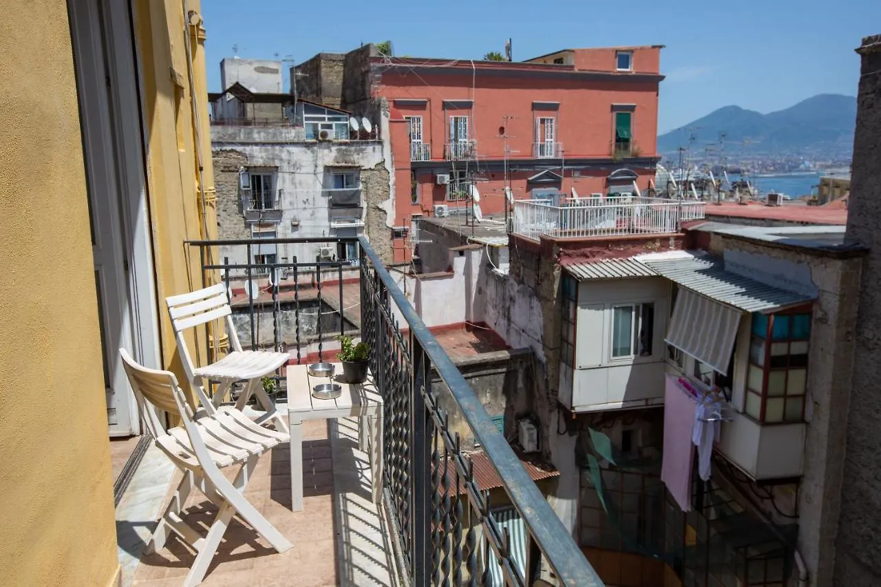 Vecchia Napoli - Chiaia Bed & Breakfast