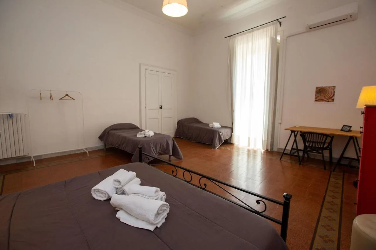 Vecchia Napoli - Chiaia Bed & Breakfast