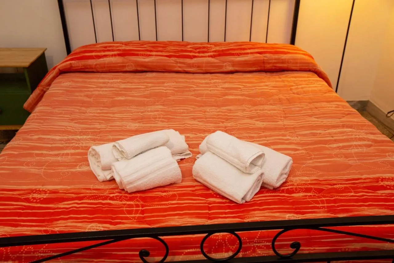 Vecchia Napoli - Chiaia Bed & Breakfast Italy