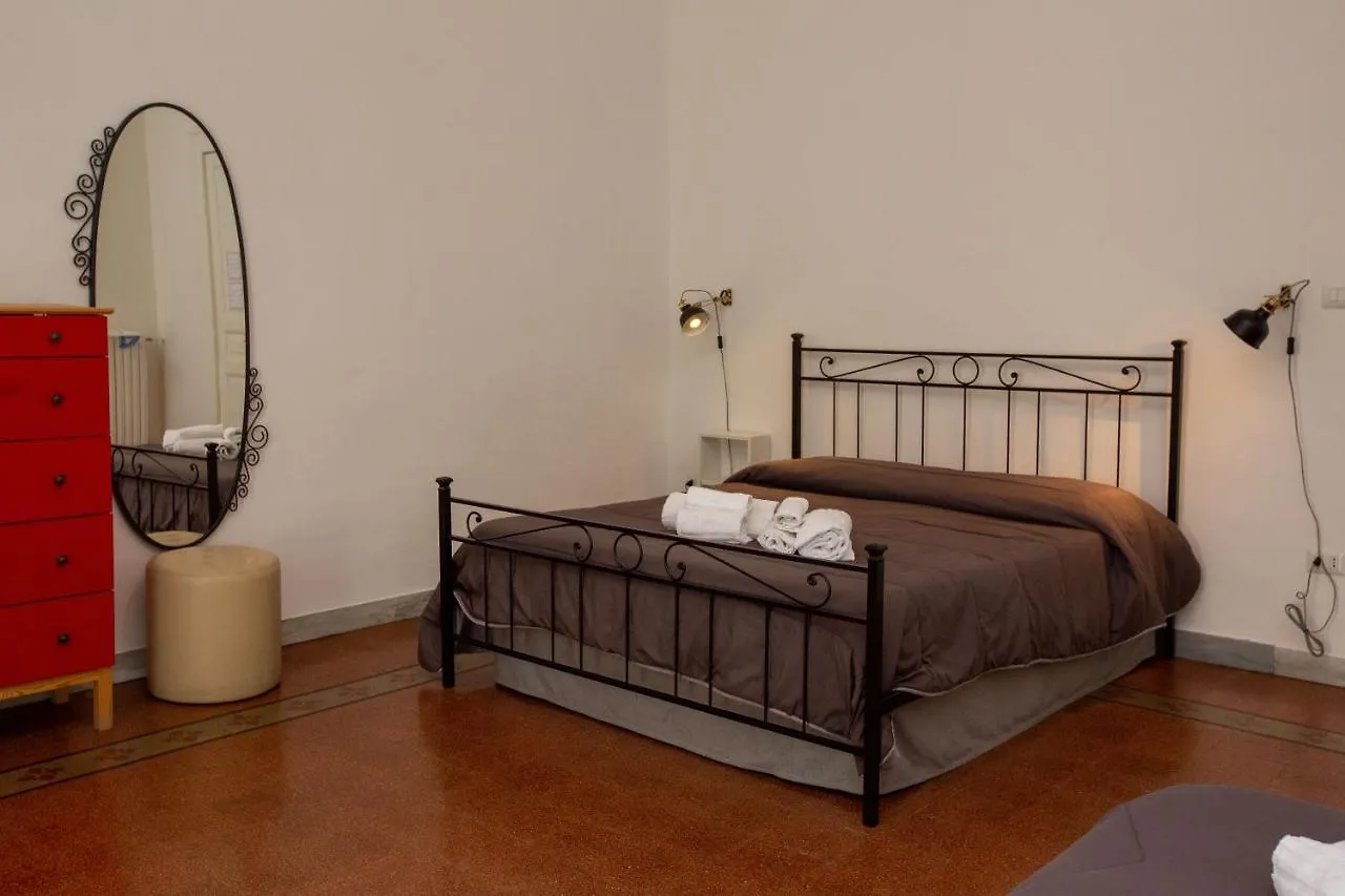 Vecchia Napoli - Chiaia Bed & Breakfast