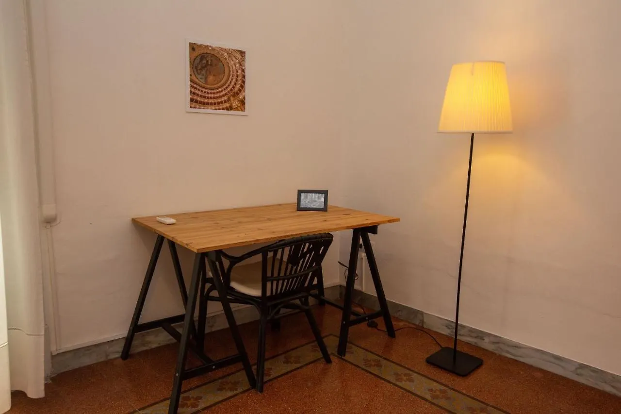 Vecchia Napoli - Chiaia Bed & Breakfast Italy