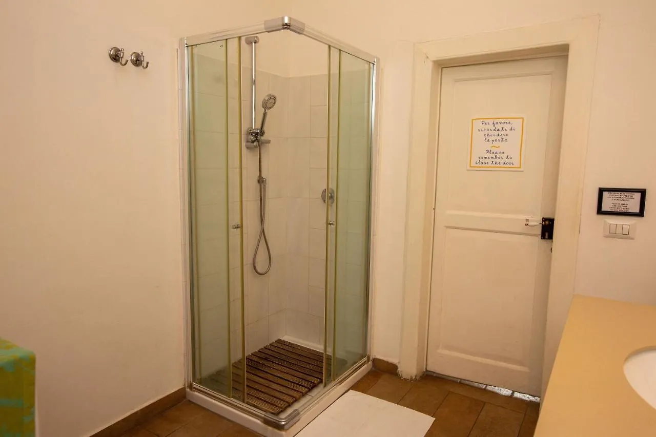 Vecchia Napoli - Chiaia Bed & Breakfast Italy
