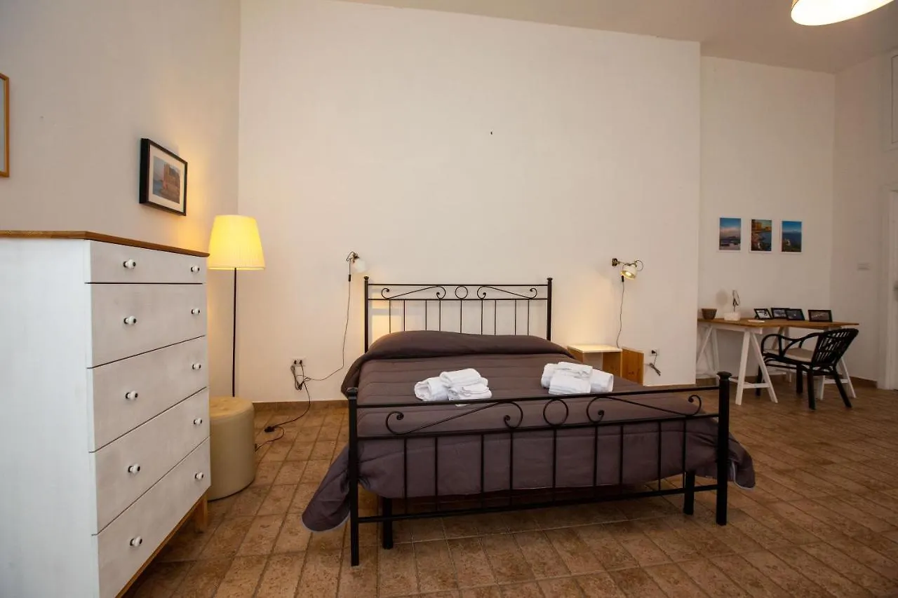Vecchia Napoli - Chiaia Bed & Breakfast 0*, Naples